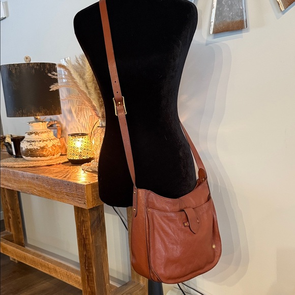 EUC Frye Olivia Large Leather Crossbody in Cognac Brown - Picture 3 of 13